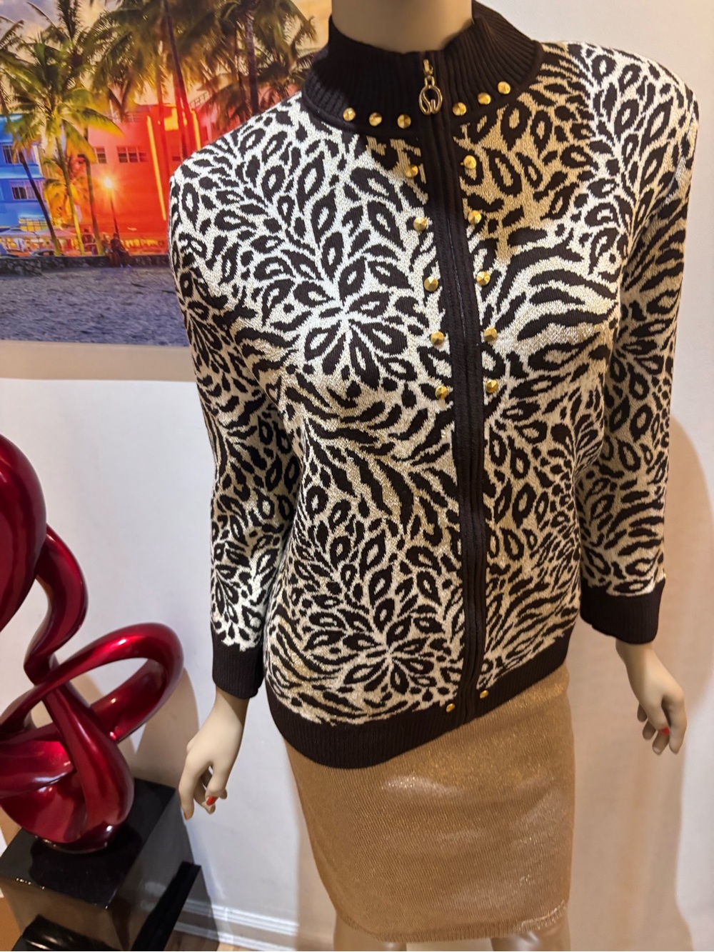 Amazing St. John animal print skirt suit gold metallic leopard 10 M studs